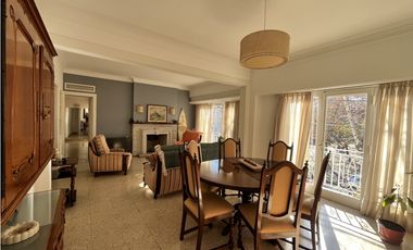 VENTA - CUATRO AMBIENTES A LA CALLE EN IMPECABLE ESTADO