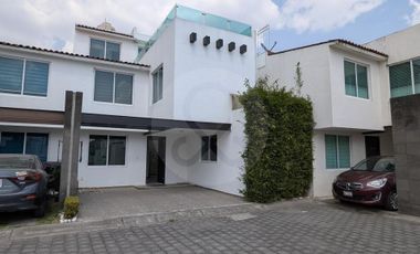 Quinta Regina Casa en venta en Santa María