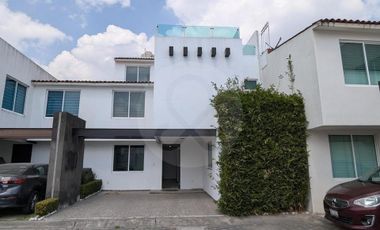 Quinta Regina Casa en venta en Santa María