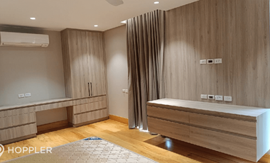 5BR House for Rent in Merville Subdivision, Parañaque - RR3414382