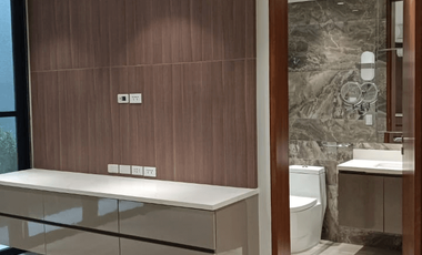 5BR House for Rent in Merville Subdivision, Parañaque - RR3414382