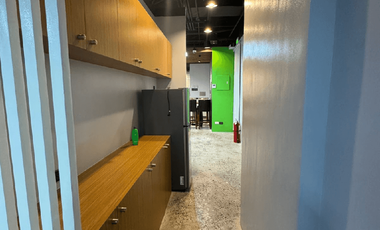 175.0sqm Office Space for Sale in Parkway Corporate Center, Muntinlupa CS0389373