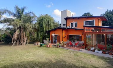RETASADO - EXTRAORDINARIO CHALET CON GAS NATURAL CONECTADO. COLINA DE LOS PADRES