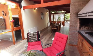 RETASADO - EXTRAORDINARIO CHALET CON GAS NATURAL CONECTADO. COLINA DE LOS PADRES