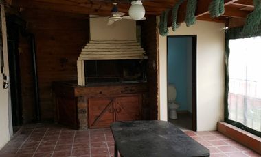 Casa en alquiler en Isidro Casanova