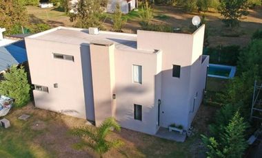 VENTA CASA RANELAGH 4 AMB PILETA APTO CREDITO