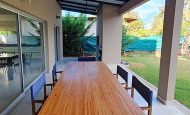 VENTA CASA RANELAGH 4 AMB PILETA APTO CREDITO