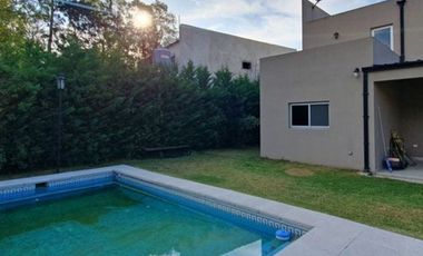 VENTA CASA RANELAGH 4 AMB PILETA APTO CREDITO