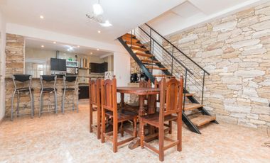 CASA EN VENTA, ACEPTA PERMUTA. 2 PL. 4 AMB