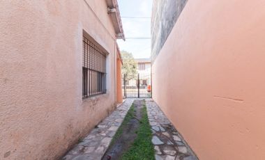 CASA EN VENTA, ACEPTA PERMUTA. 2 PL. 4 AMB