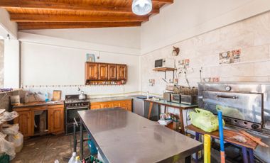 CASA EN VENTA, ACEPTA PERMUTA. 2 PL. 4 AMB