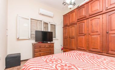 CASA EN VENTA, ACEPTA PERMUTA. 2 PL. 4 AMB