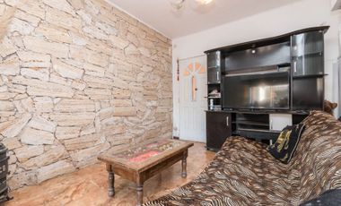 CASA EN VENTA, ACEPTA PERMUTA. 2 PL. 4 AMB