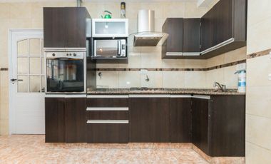 CASA EN VENTA, ACEPTA PERMUTA. 2 PL. 4 AMB