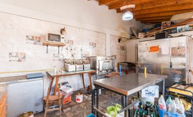 CASA EN VENTA, ACEPTA PERMUTA. 2 PL. 4 AMB
