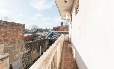 CASA EN VENTA, ACEPTA PERMUTA. 2 PL. 4 AMB
