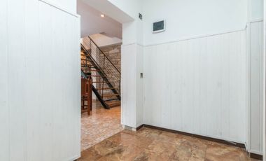 CASA EN VENTA, ACEPTA PERMUTA. 2 PL. 4 AMB