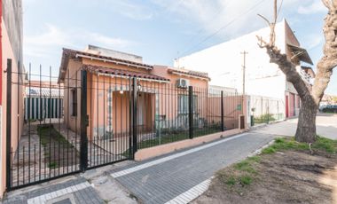 CASA EN VENTA, ACEPTA PERMUTA. 2 PL. 4 AMB