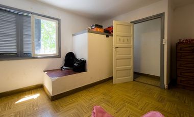 VENTA DE CASA 4 AMBIENTES EN OPORTUNIDAD
