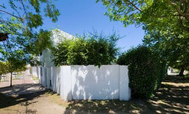 VENTA DE CASA 4 AMBIENTES EN OPORTUNIDAD