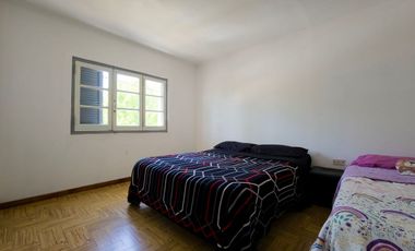 VENTA DE CASA 4 AMBIENTES EN OPORTUNIDAD