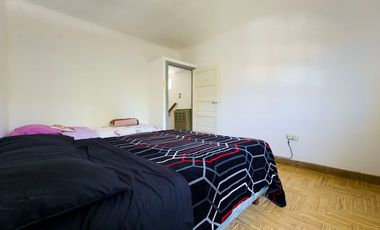 VENTA DE CASA 4 AMBIENTES EN OPORTUNIDAD