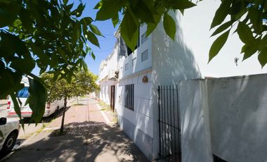 VENTA DE CASA 4 AMBIENTES EN OPORTUNIDAD