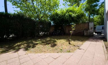 VENTA DE CASA 4 AMBIENTES EN OPORTUNIDAD