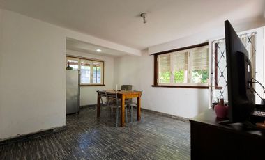 VENTA DE CASA 4 AMBIENTES EN OPORTUNIDAD