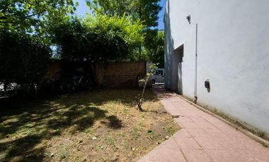 VENTA DE CASA 4 AMBIENTES EN OPORTUNIDAD