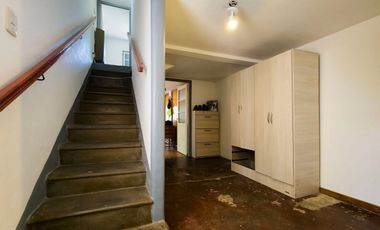 VENTA DE CASA 4 AMBIENTES EN OPORTUNIDAD