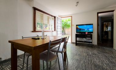 VENTA DE CASA 4 AMBIENTES EN OPORTUNIDAD