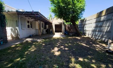 VENTA DE CASA 4 AMBIENTES EN OPORTUNIDAD