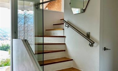 Casa en Arriendo en Camino el Mirador | Casa Arriendo Amoblado | (4D 4B) | Condominio | Lo Barnechea