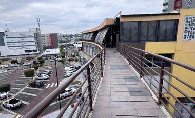 LOCAL COMERCIAL en la plaza Q7001 3er piso ideal para restaurante