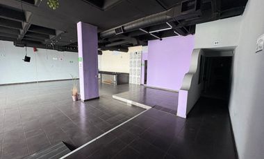 LOCAL COMERCIAL en la plaza Q7001 3er piso ideal para restaurante