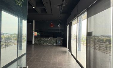 LOCAL COMERCIAL en la plaza Q7001 3er piso ideal para restaurante