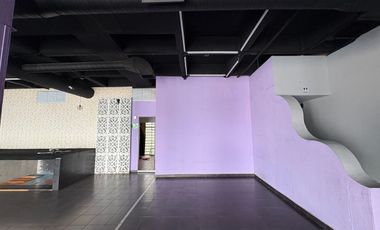 LOCAL COMERCIAL en la plaza Q7001 3er piso ideal para restaurante