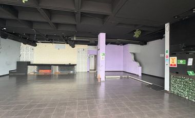 LOCAL COMERCIAL en la plaza Q7001 3er piso ideal para restaurante