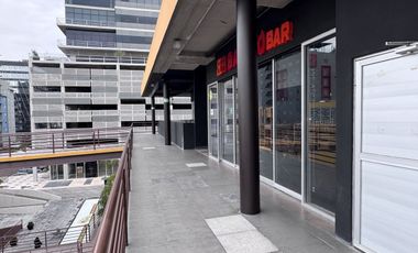 LOCAL COMERCIAL en la plaza Q7001 3er piso ideal para restaurante