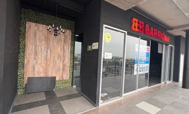 LOCAL COMERCIAL en la plaza Q7001 3er piso ideal para restaurante