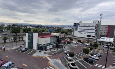 LOCAL COMERCIAL en la plaza Q7001 3er piso ideal para restaurante