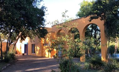 Quinta en Santiago, N. L. Contemporanea Mexicana