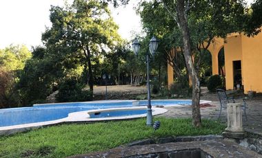 Quinta en Santiago, N. L. Contemporanea Mexicana