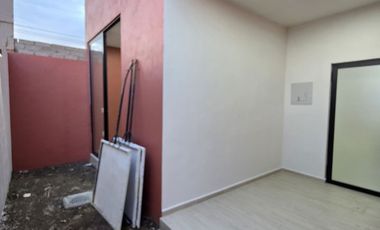 CASA EN VENTA 2 PLANTAS, 3 RECÁMARAS, 3 BAÑOS, COCHERA PARA 2 AUTOS