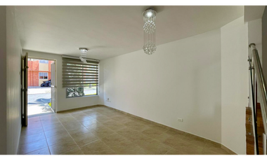 Extraordinaria casa en Cerritos Campestre remodelada con 4 alcobas. Cerritos. Galicia. Pereira - Colombia.