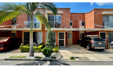 Extraordinaria casa en Cerritos Campestre remodelada con 4 alcobas. Cerritos. Galicia. Pereira - Colombia.