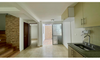 Extraordinaria casa en Cerritos Campestre remodelada con 4 alcobas. Cerritos. Galicia. Pereira - Colombia.