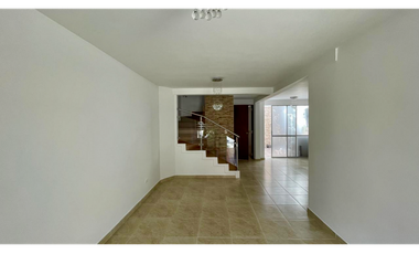 Extraordinaria casa en Cerritos Campestre remodelada con 4 alcobas. Cerritos. Galicia. Pereira - Colombia.