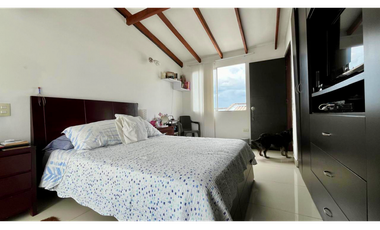 Maravillosa casa medianera en venta,barrio Belmonte. Pereira-Colombia.